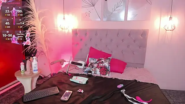 Snapshot of Celestehonney chatting on 12.16.25 Celestehonney online show from 12.16.25