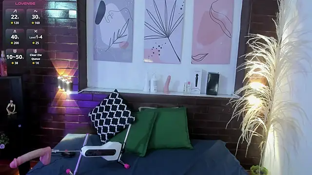 Snapshot of Celestehonney chatting on 04.04.26 Celestehonney online show from 04.04.26