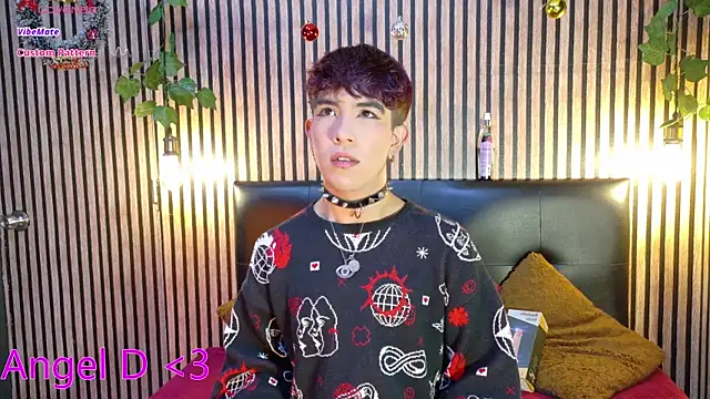 Snapshot of Angeldust19 chatting on 01.08.26 Angeldust19 online show from 01.08.26