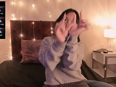 Lianna Smith  online show from 02.25.26