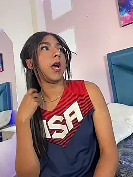 Snapshot of Hopemoretti chatting on 11.29.25 Hopemoretti online show from 11.29.25