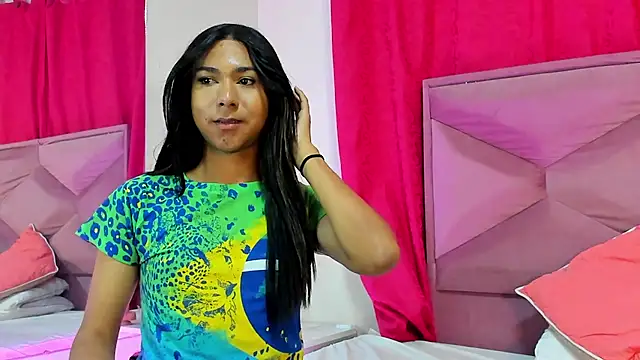 Snapshot of Hopemoretti chatting on 11.30.25 Hopemoretti online show from 11.30.25