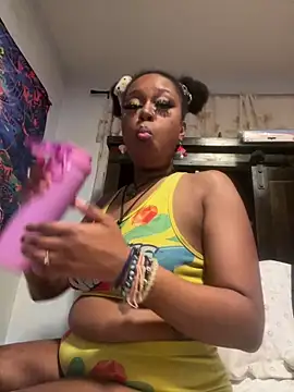 Snapshot of sexcikween chatting on 02.13.26 sexcikween online show from 02.13.26