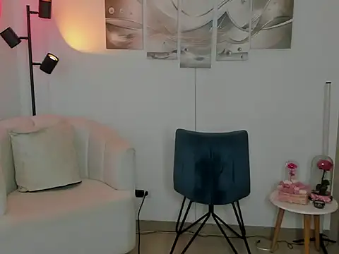 haileyflorez  online show from 02.07.26