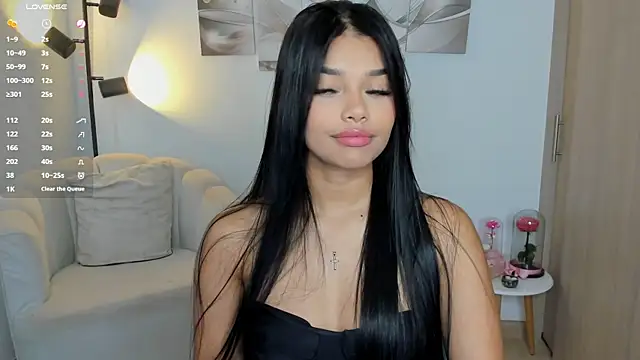 haileyflorez  online show from 04.29.26