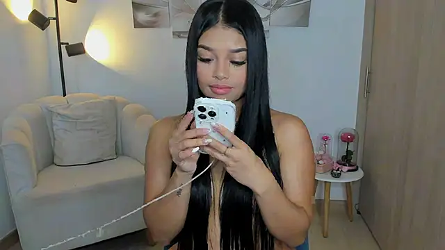 haileyflorez  online show from 05.02.26