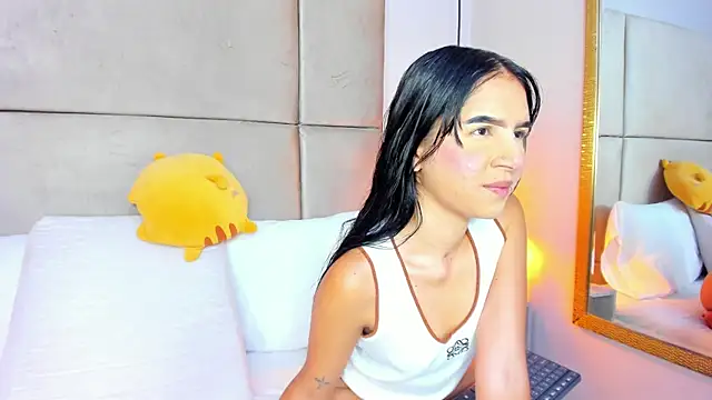 Snapshot of angelaG1 chatting on 06.12.26 angelaG1 online show from 06.12.26