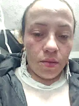 Snapshot of Rouse_hot_ chatting on 11.16.25 Rouse hot online show from 11.16.25