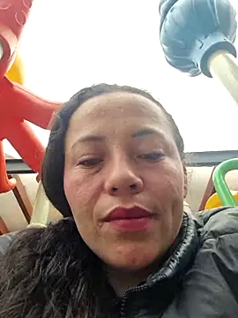 Snapshot of Rouse_hot_ chatting on 11.19.25 Rouse hot online show from 11.19.25