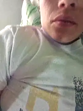 Snapshot of Rouse_hot_ chatting on 12.04.25 Rouse hot online show from 12.04.25