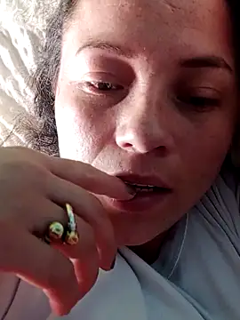 Snapshot of Rouse_hot_ chatting on 12.16.25 Rouse hot online show from 12.16.25