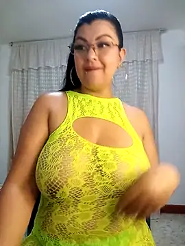 Snapshot of CelesteAlvarez1989 chatting on 12.17.25 CelesteAlvarez1989 online show from 12.17.25