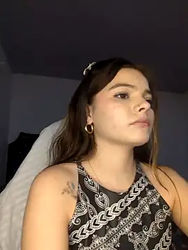 scarlethowens1 online show from 01.15.26