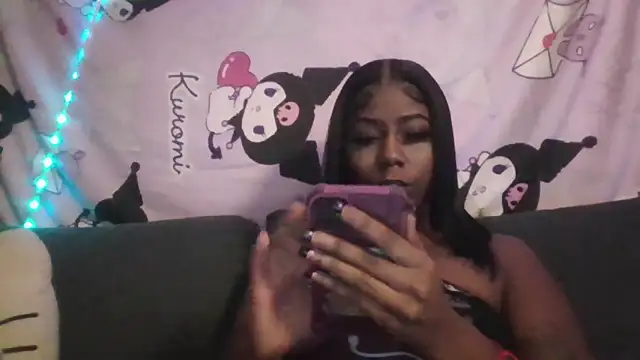 Snapshot of Mistresslucyxxx chatting on 11.27.25 Mistresslucyxxx online show from 11.27.25