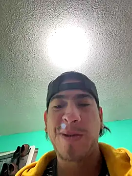 Snapshot of algila08 chatting on 11.23.25 algila08 online show from 11.23.25