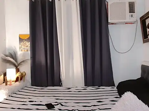 Snapshot of Casandrawang chatting on 11.27.25 Casandrawang online show from 11.27.25