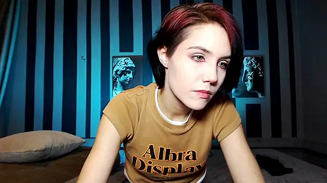 Snapshot of onaloon chatting on 11.25.25 onaloon online show from 11.25.25