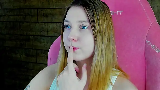 TinnaBurton online show from 03.17.26