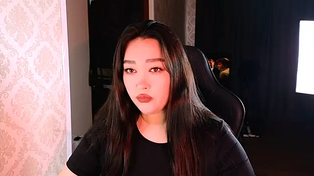 Emma Uilson online show from 11.20.25