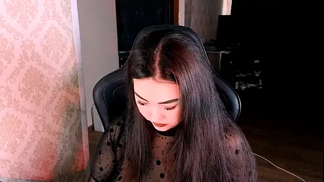 Emma Uilson online show from 07.03.26