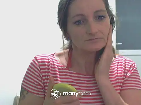 Snapshot of CrazyMaya39 chatting on 11.22.25 CrazyMaya39 online show from 11.22.25