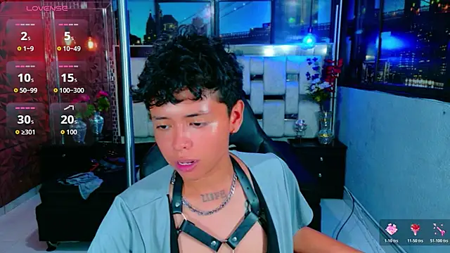 Snapshot of lunabustygirl chatting on 11.23.25 lunabustygirl online show from 11.23.25