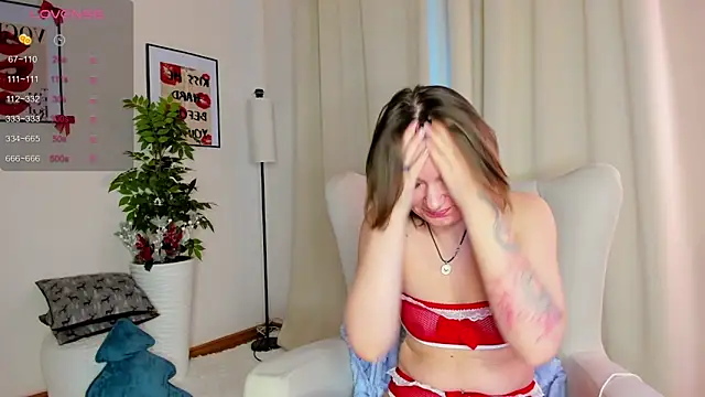 Snapshot of KiraRogers chatting on 01.10.26 KiraRogers online show from 01.10.26