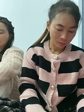 Snapshot of pitty_mymi chatting on 12.21.25 pitty mymi online show from 12.21.25