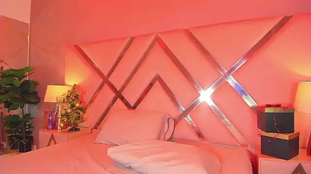 Snapshot of Samantha_Bale chatting on 12.03.25 Samantha Bale online show from 12.03.25