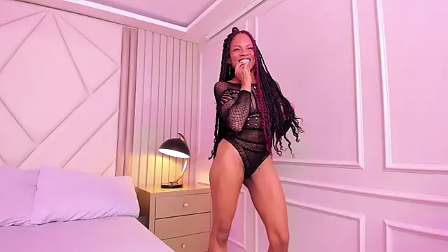 Snapshot of LailaDavidson chatting on 12.15.25 LailaDavidson online show from 12.15.25