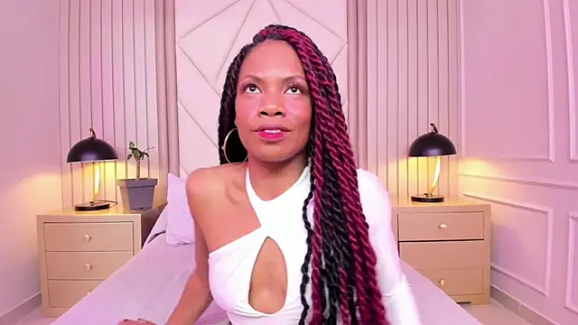 Snapshot of LailaDavidson chatting on 12.19.25 LailaDavidson online show from 12.19.25