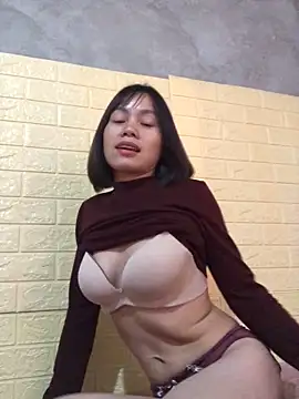 Snapshot of Trangbabylove chatting on 03.17.26 Trangbabylove online show from 03.17.26