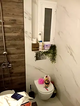 Snapshot of cleopatravodos chatting on 12.23.25 cleopatravodos online show from 12.23.25