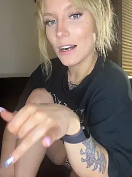 Snapshot of sofrancy chatting on 02.27.26 sofrancy online show from 02.27.26