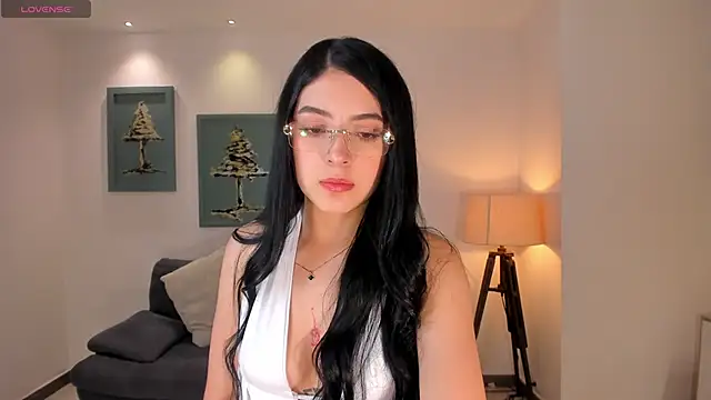 Snapshot of HaileyRoss_ chatting on 02.10.26 HaileyRoss online show from 02.10.26