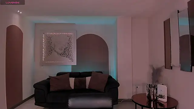 Snapshot of HaileyRoss_ chatting on 03.29.26 HaileyRoss online show from 03.29.26