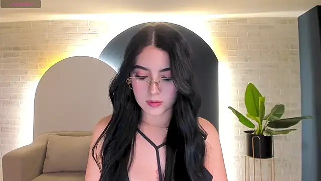 HaileyRoss  online show from 05.16.26