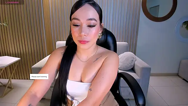 ZaraKafruni online show from 04.25.26