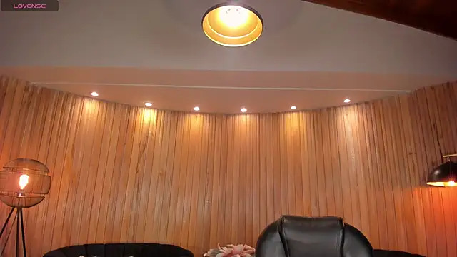 SophieLanne online show from 04.25.26