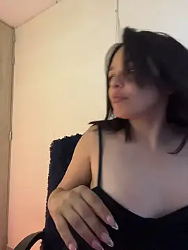 Snapshot of LaraDanverss chatting on 06.20.26 LaraDanverss online show from 06.20.26