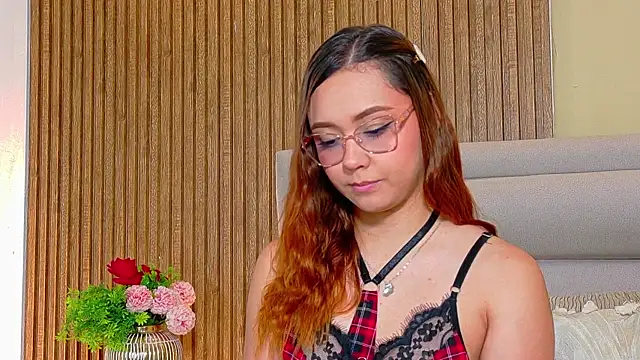 Snapshot of LondraBlush chatting on 07.22.26 LondraBlush online show from 07.22.26