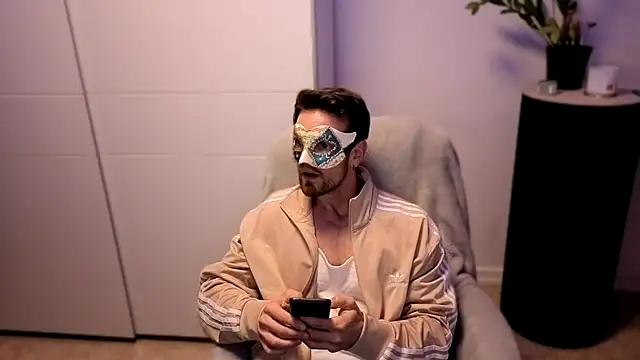 Snapshot of Mystery_Mark chatting on 11.25.25 Mystery Mark online show from 11.25.25