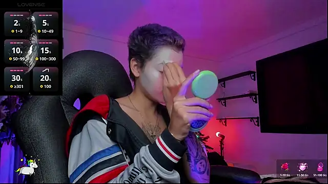 Snapshot of Anny_Kiitty chatting on 12.23.25 Anny Kiitty online show from 12.23.25