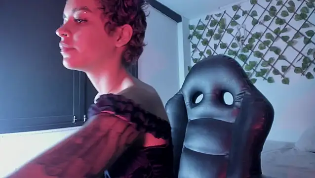 Snapshot of Anny_Kiitty chatting on 02.01.26 Anny Kiitty online show from 02.01.26