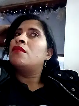 Snapshot of CarolinaNavas33 chatting on 11.29.25 CarolinaNavas33 online show from 11.29.25