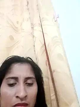 Snapshot of CarolinaNavas33 chatting on 12.02.25 CarolinaNavas33 online show from 12.02.25