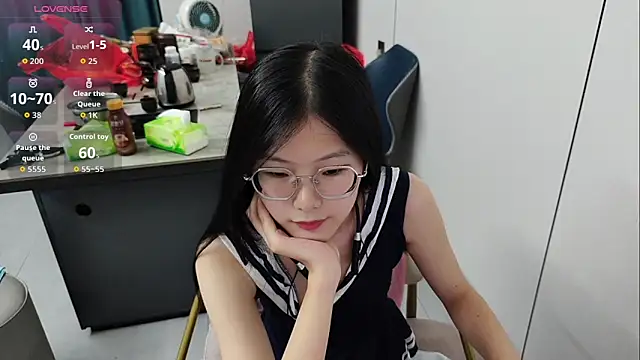 Snapshot of xlin-baby chatting on 05.23.26 xlin-baby online show from 05.23.26