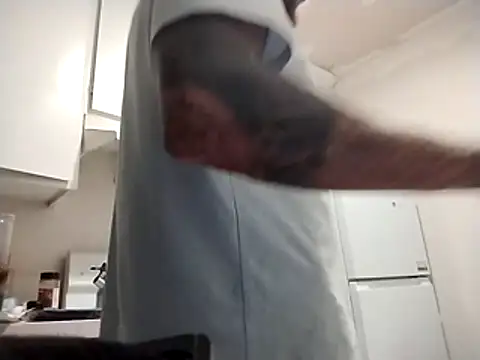 Snapshot of CarlosStillBig chatting on 11.20.25 CarlosStillBig online show from 11.20.25