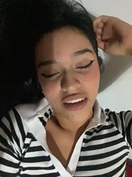 Snapshot of LiilithStonne chatting on 11.20.25 LiilithStonne online show from 11.20.25