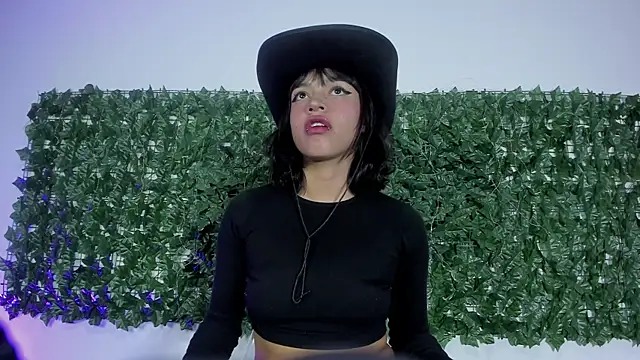 Snapshot of LiilithStonne chatting on 01.12.26 LiilithStonne online show from 01.12.26